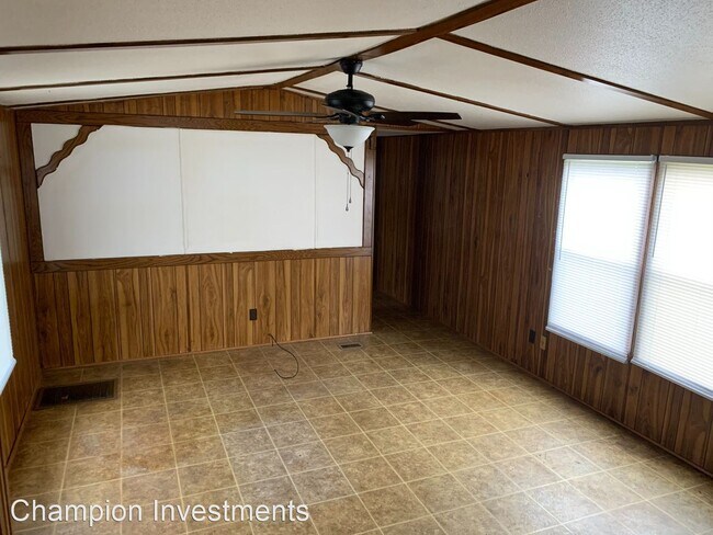 Foto del edificio - 643 Oak Grove Rd
