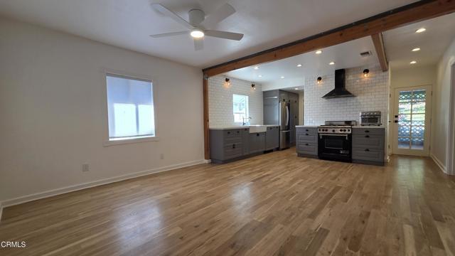 Building Photo - 2033 Echo Park Ave