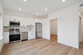 The Crown on Leland photo'