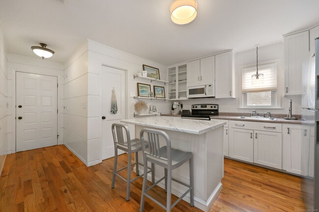 Foto del edificio - 318 Pine Creek Ave