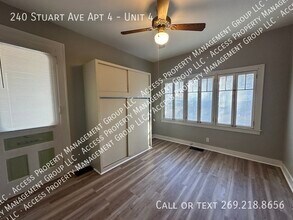 Building Photo - 240 Stuart Ave