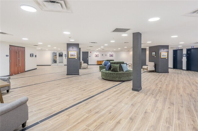 Foto del edificio - 205 Lakeshore Dr