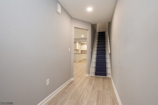 Foto del edificio - 120 Grove St