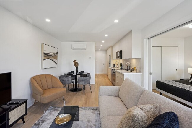 Building Photo - 2118 Rue Bercy