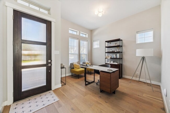 Foto del edificio - 6609 Basal Woods Way