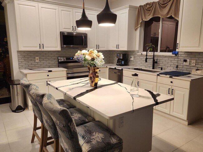 Foto del edificio - 4348 Mariners Cove Dr