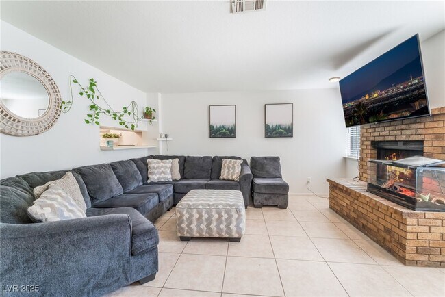 Foto del edificio - 2692 Matogroso Ln