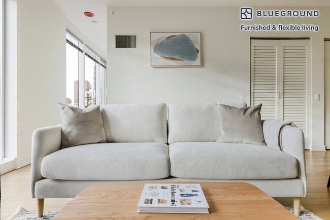 Foto del edificio - 340 E North Water St