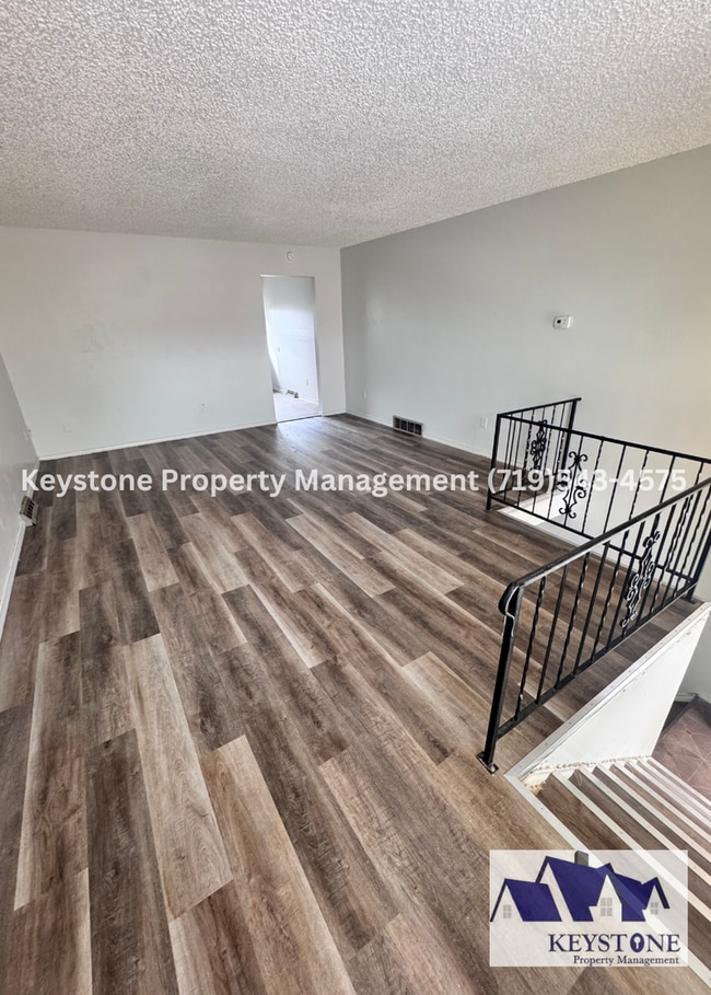 Building Photo - Charming Duplex in Pueblo West – Comfortable & Convenient Living $1300/$1300