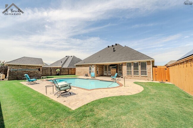 Foto del edificio - 4937 Silver Crest Dr