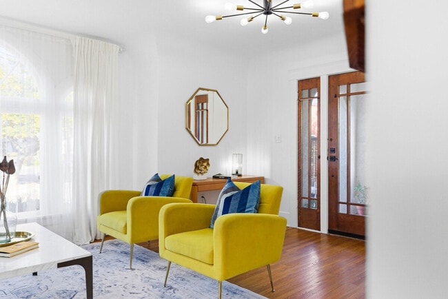 Foto del edificio - 3407 N Mountain View Dr