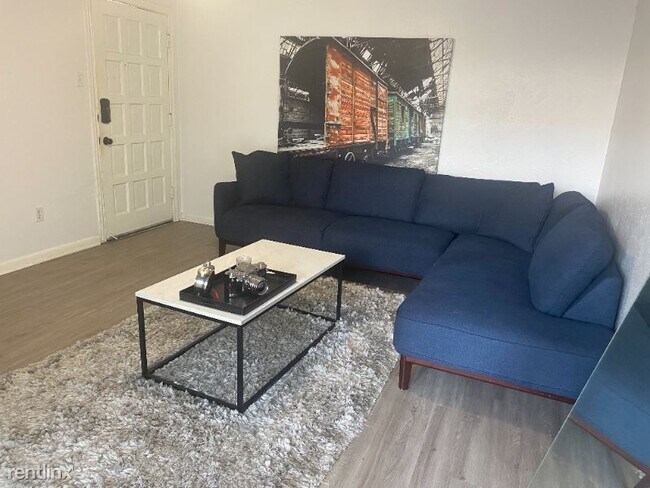 Building Photo - 2 br, 1 bath Condo - 4331 Dickason Avenue