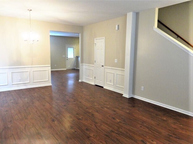 Foto del edificio - 204 Short Woods Ct