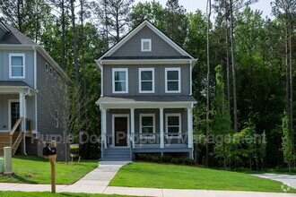 Building Photo - 1672 Eagle Dr