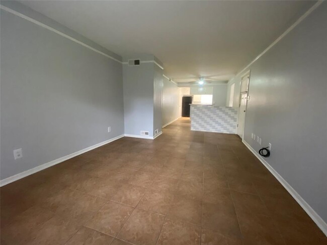 Building Photo - 500 Willow Dr