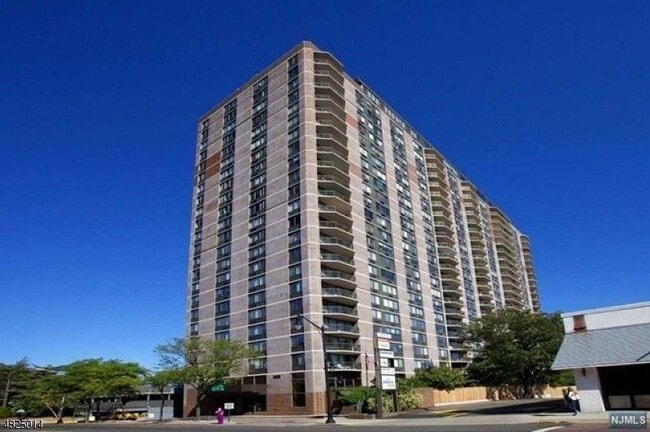 Building Photo - 770 Anderson Ave