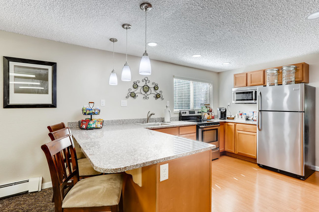 Sterling Heights | Greeley Apartments - Sterling Heights