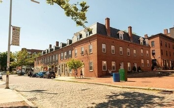 Building Photo - 141 Washington St