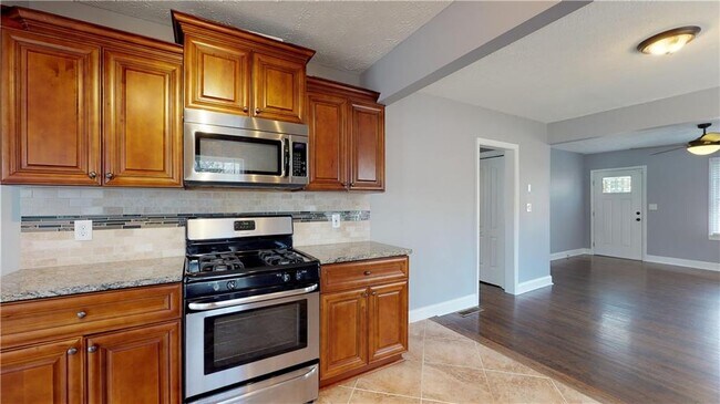 Foto del edificio - 2599 Eastwood Dr