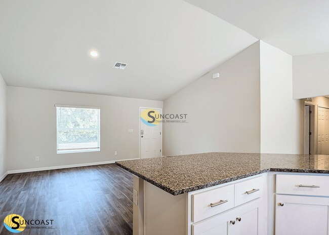 Foto del edificio - 122 NW 12th Pl