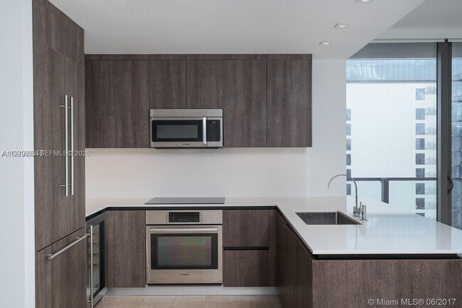 Foto del edificio - 68 SE 6th St