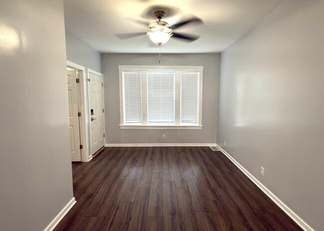 Foto del edificio - 4711 N Kenton Ave