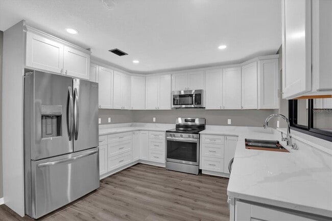 Building Photo - 3966 Lake Mira Dr