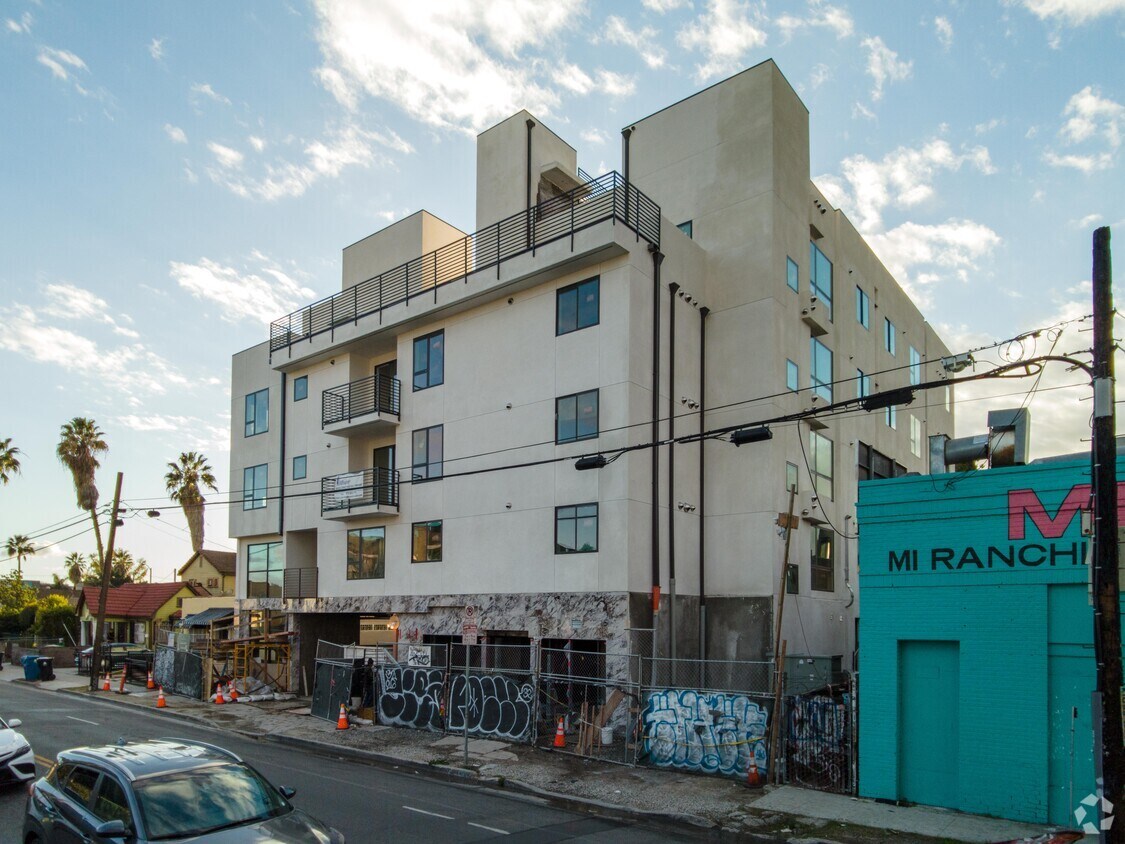 Foto principal - 667 Wilton Apartments