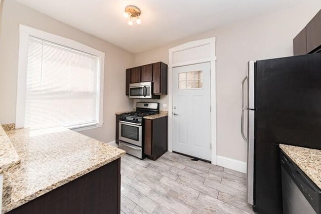 Foto del edificio - 1 bedroom in Chicago IL 60647