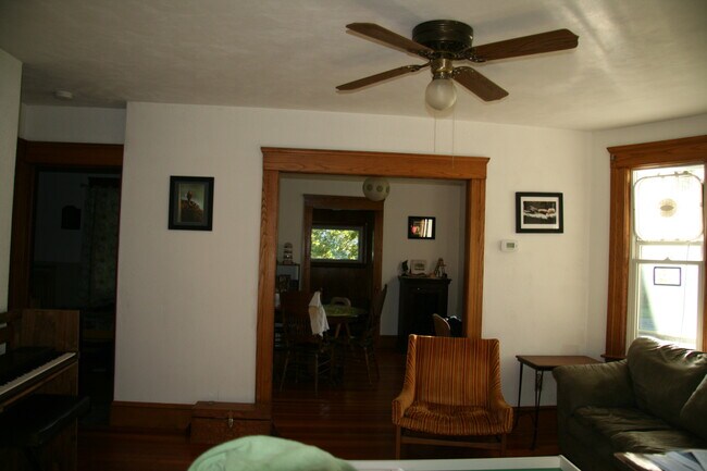 Foto del edificio - 42 Day Ave