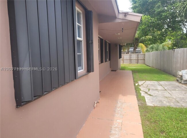 Foto del edificio - 401 SW 4th St