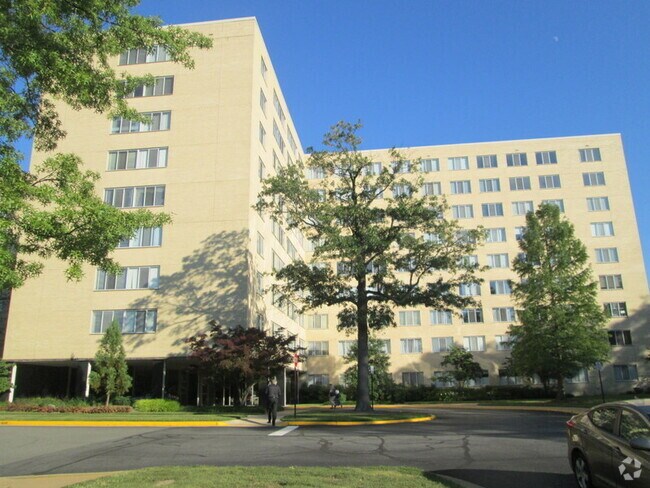 River Towers Condominiums Apartments under $2 495 Alexandria VA 6 River Towers Condominiums Apartments under $2 495 Alexandria VA 6