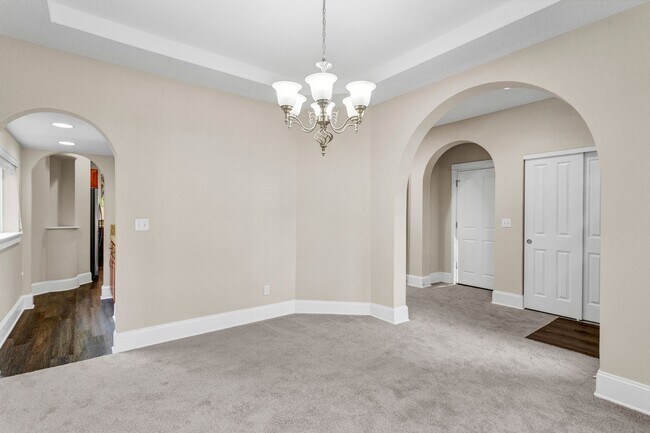 Building Photo - Beautifully Updated Home in Desirable Clackamas! + Solar