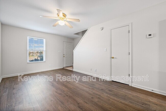 Foto del edificio - 3300 Royster Ln