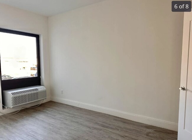 Building Photo - 246 Grove Ave