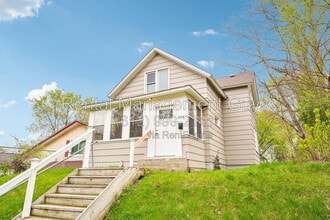 Building Photo - 1074 Euclid St
