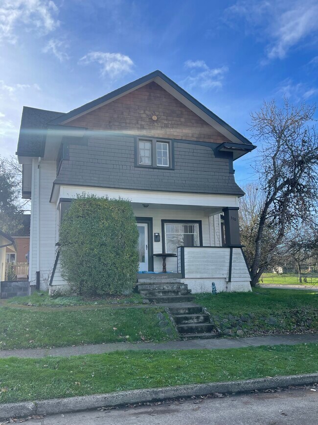 Foto del edificio - 390 W 19th Ave