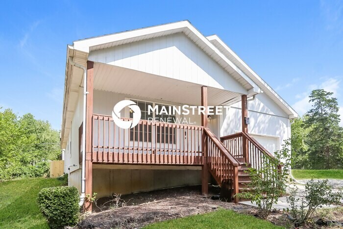 Primary Photo - 3 Bedroom Pet-Friendly Home in Kansas City...