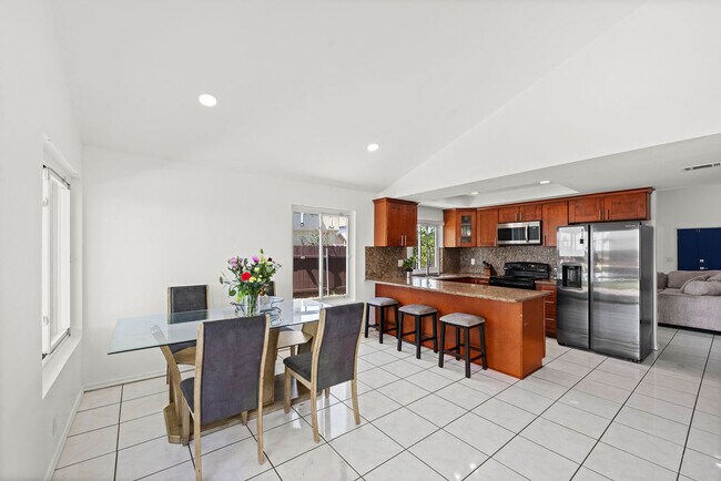 Building Photo - 7465 Timberwood Pl