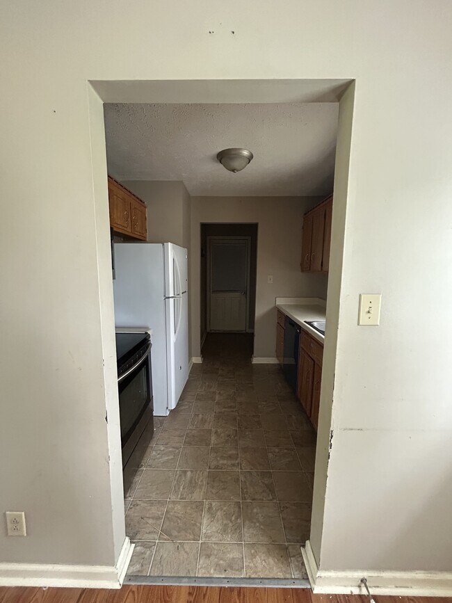 Building Photo - 2034 Carneal Ln