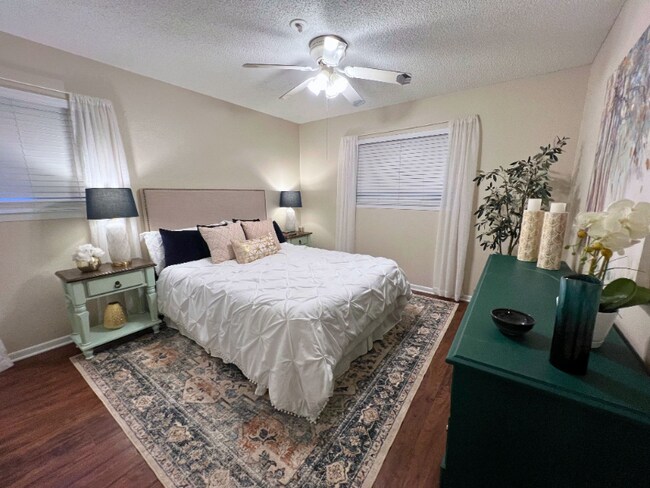 Foto del edificio - 604 Meadow Lark Ave