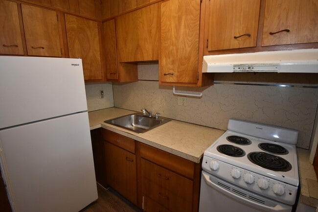 Building Photo - 23 Alexander Dr