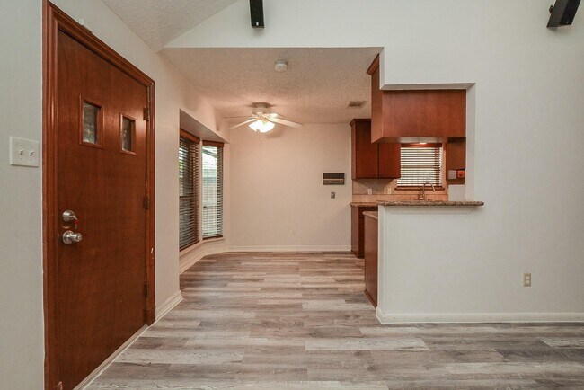 Foto del edificio - 11915 N Hanworth Dr