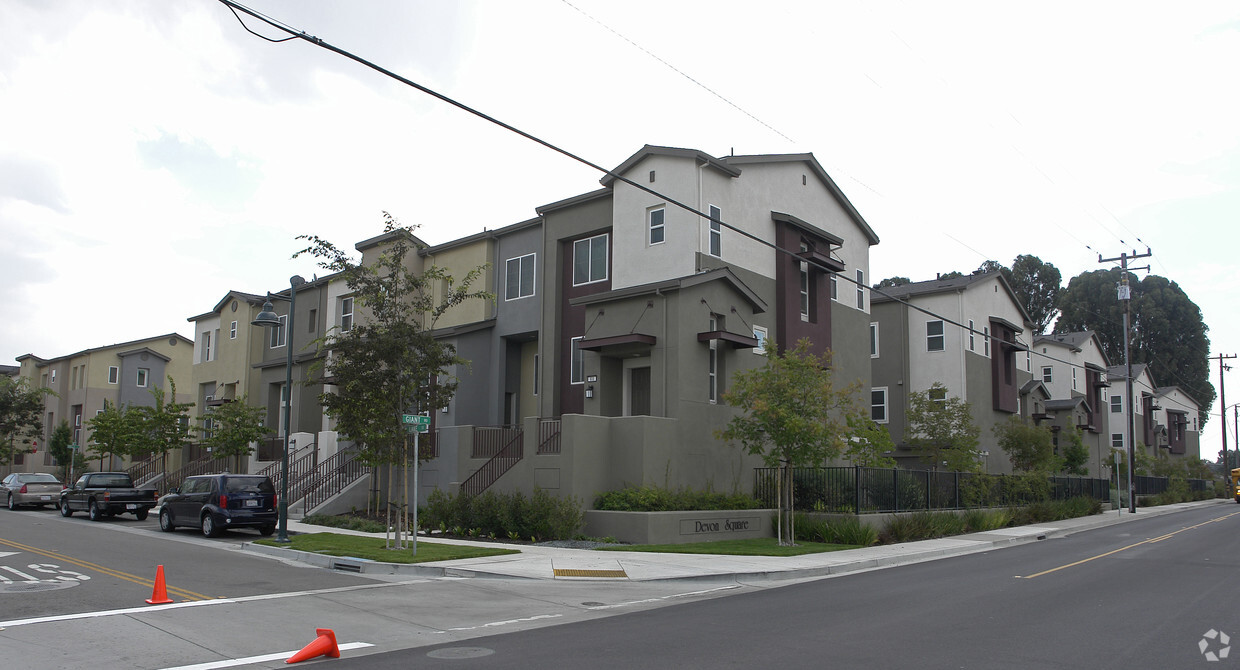 Building Photo - Giant Road Apartments