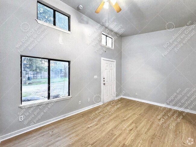 Building Photo - 1108 W McCarty Ln