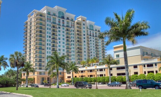Foto del edificio - 800 N Tamiami Trl