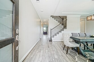 Building Photo - 9507 Carson Ln