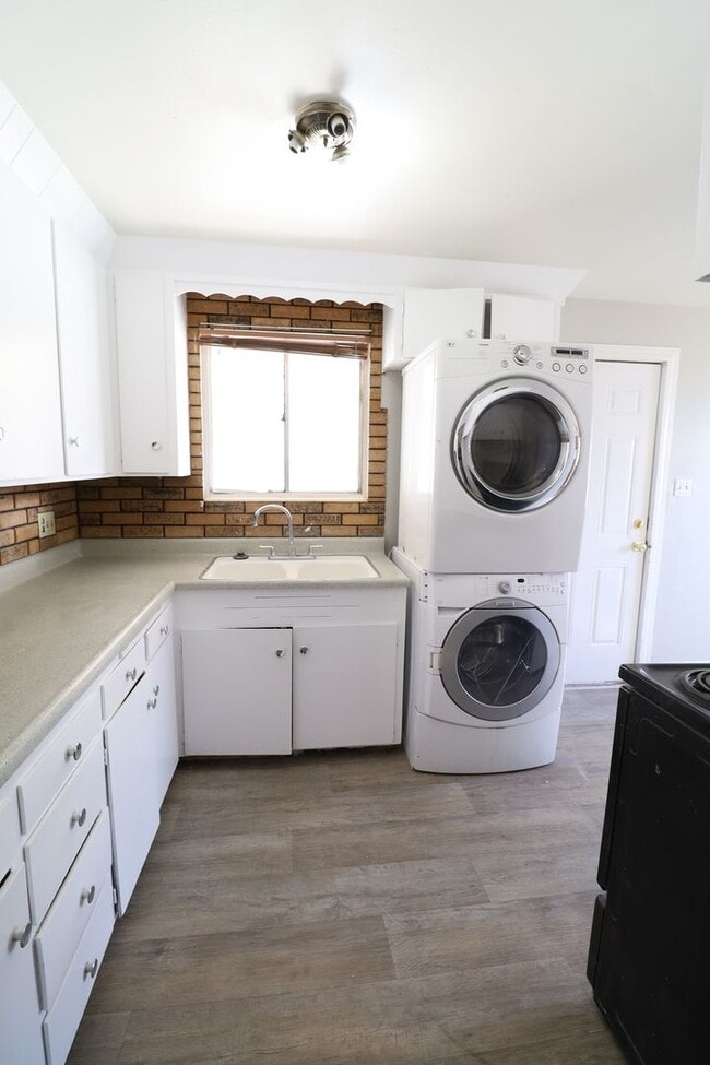 Foto del edificio - 565 E 200 N