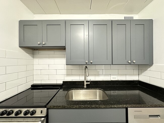 Foto del edificio - 1360 W Touhy Ave