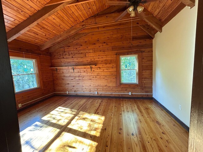 Foto del edificio - SECLUDED CABIN SANCTUARY!